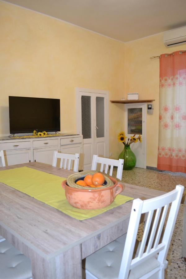 Villa Casa Vacanze Raggio Di Sole Monopoli Exterior foto